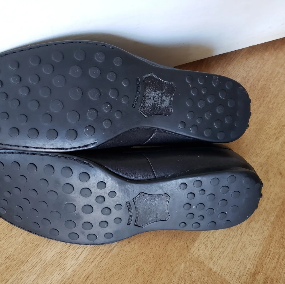 Born Shoes men's size 9.5 leather uppers and lining